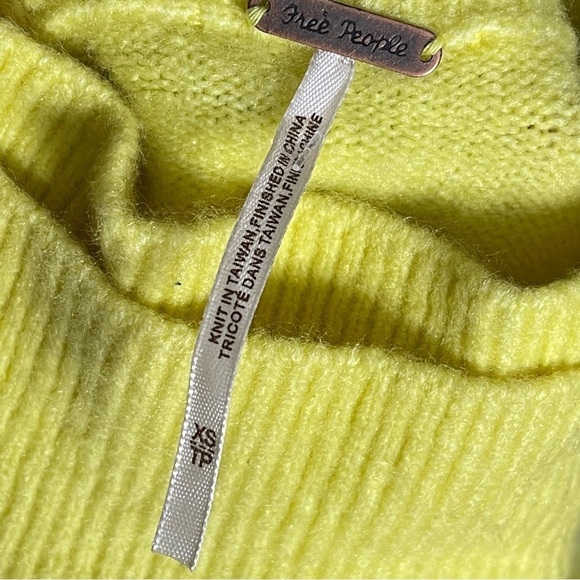 Free People Sweater XS NWOT Easy Street Oversized Knit Pullover Cozy Fuzzy - Picture 13 of 14